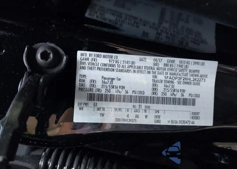 2017 Ford Focus Se z USA, uszkodzony, nr VIN 1FADP3F26HL262273